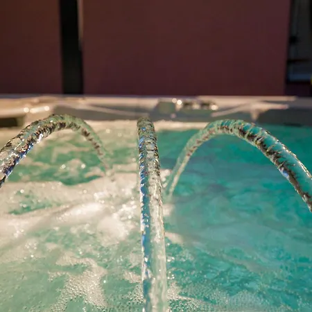 Vacation House-jacuzzi Garden *