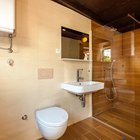 Vacation House-jacuzzi Garden *