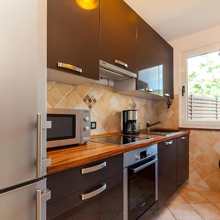 Vacation House-jacuzzi Garden بيت للعطل