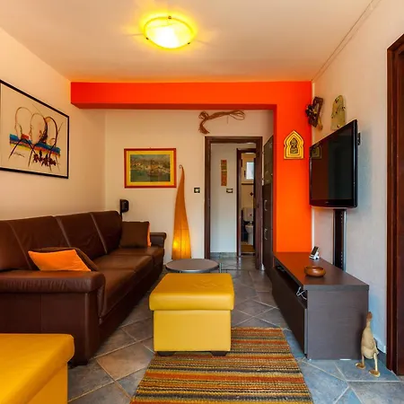 Vacation House-jacuzzi Garden