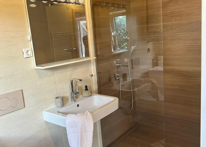 Vacation House-jacuzzi Garden