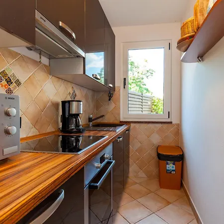 Vacation House-jacuzzi Garden Holiday home *