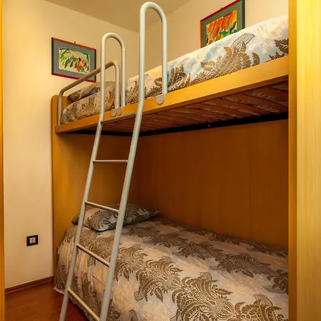 Vacation House-jacuzzi Garden Holiday home *