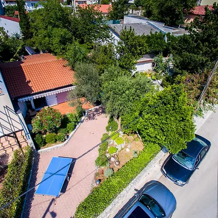 Vacation House-jacuzzi Garden Semesterbostad Selce