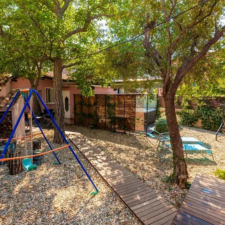 Ferienhaus Vacation House-jacuzzi Garden Selce