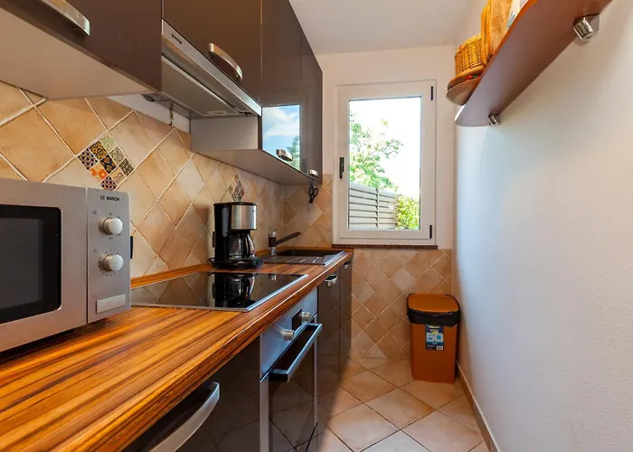 Vacation House-jacuzzi Garden Ferienhaus *