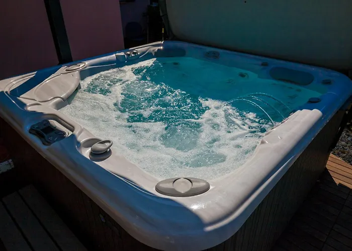 Vacation House-jacuzzi Garden