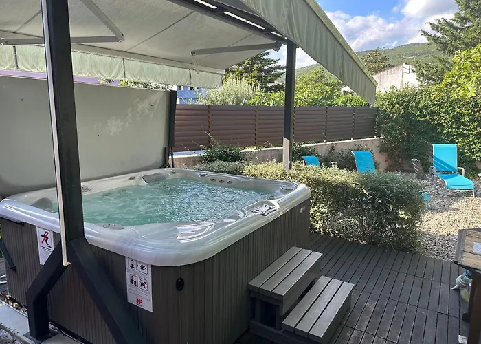 Vacation House-jacuzzi Garden Semesterbostad Selce